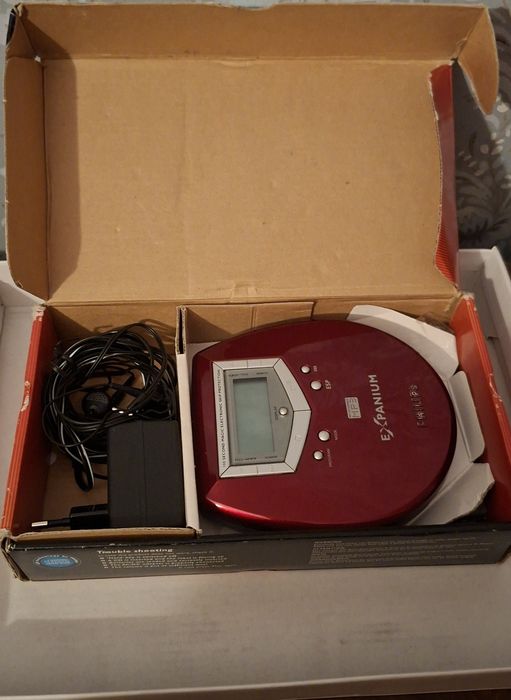 PHILIPS Portable MP3 -CD Player! EXP311 Германия!