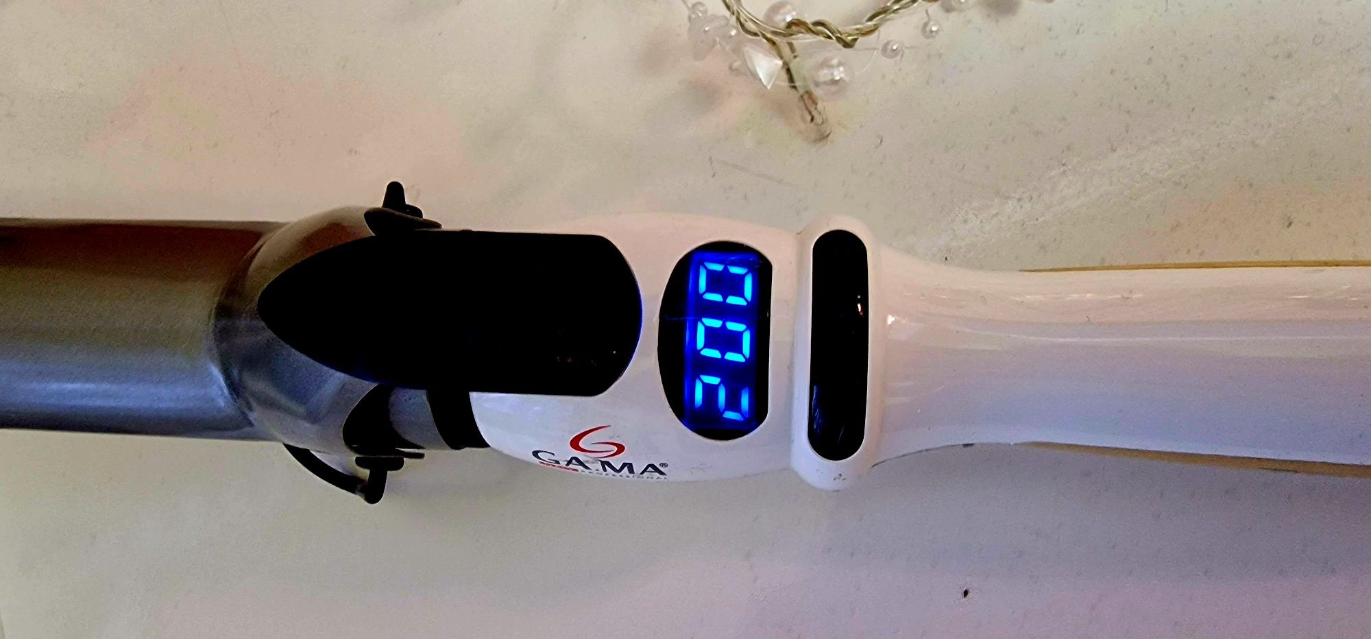 1.Плойка GaMa F21.33TІ Titanium 33 мм. 2. Двойная плойка для волос.