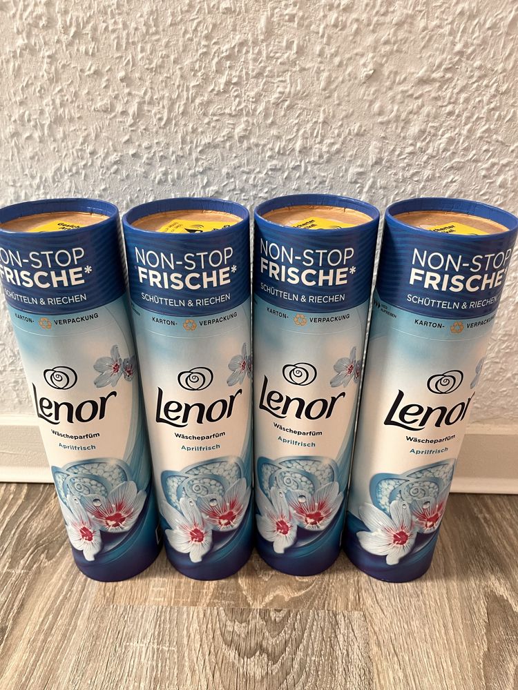 Niebieskie perełki zapachowe Lenor