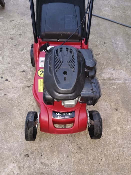 Kosiarka spalinowa z napędem MOUNTFIELD SP164