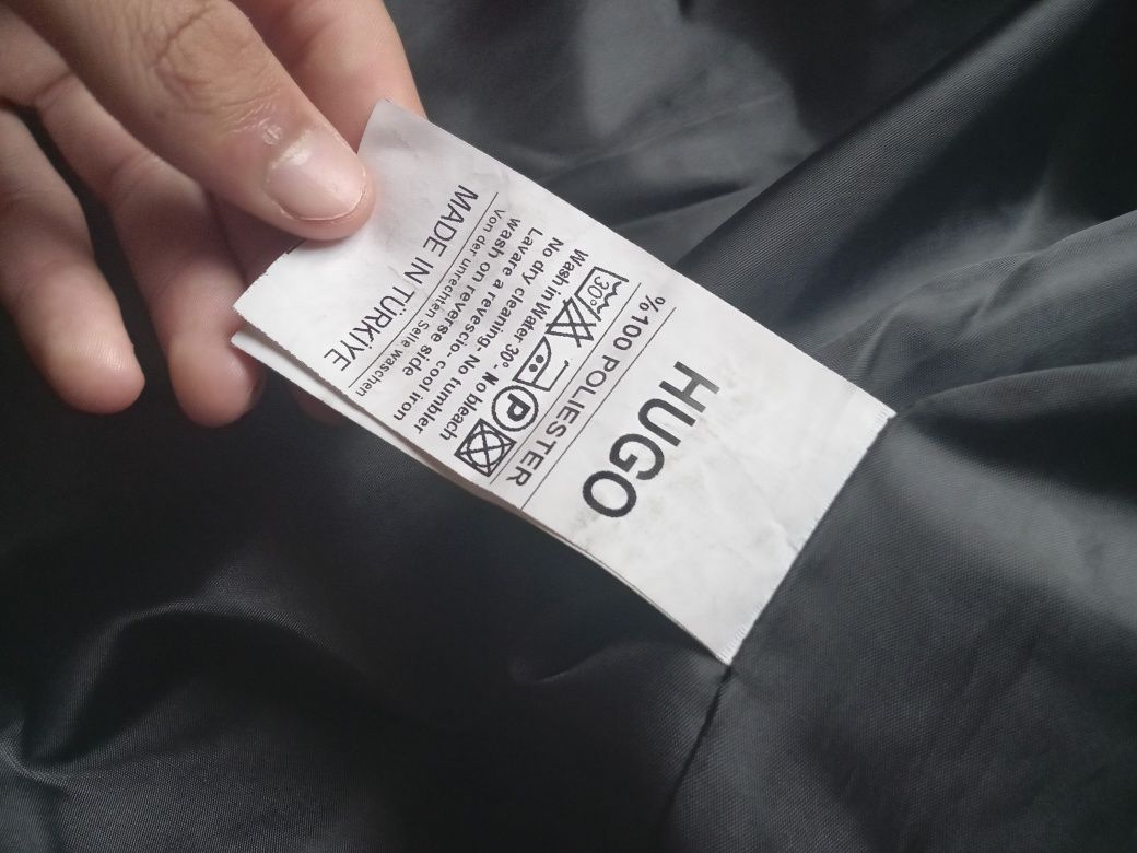 Продам пуховик Hugo Boss