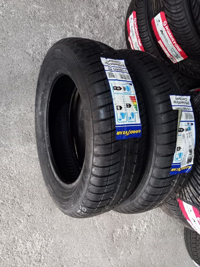 2 pneus Novos 175/65R15 Goodyear