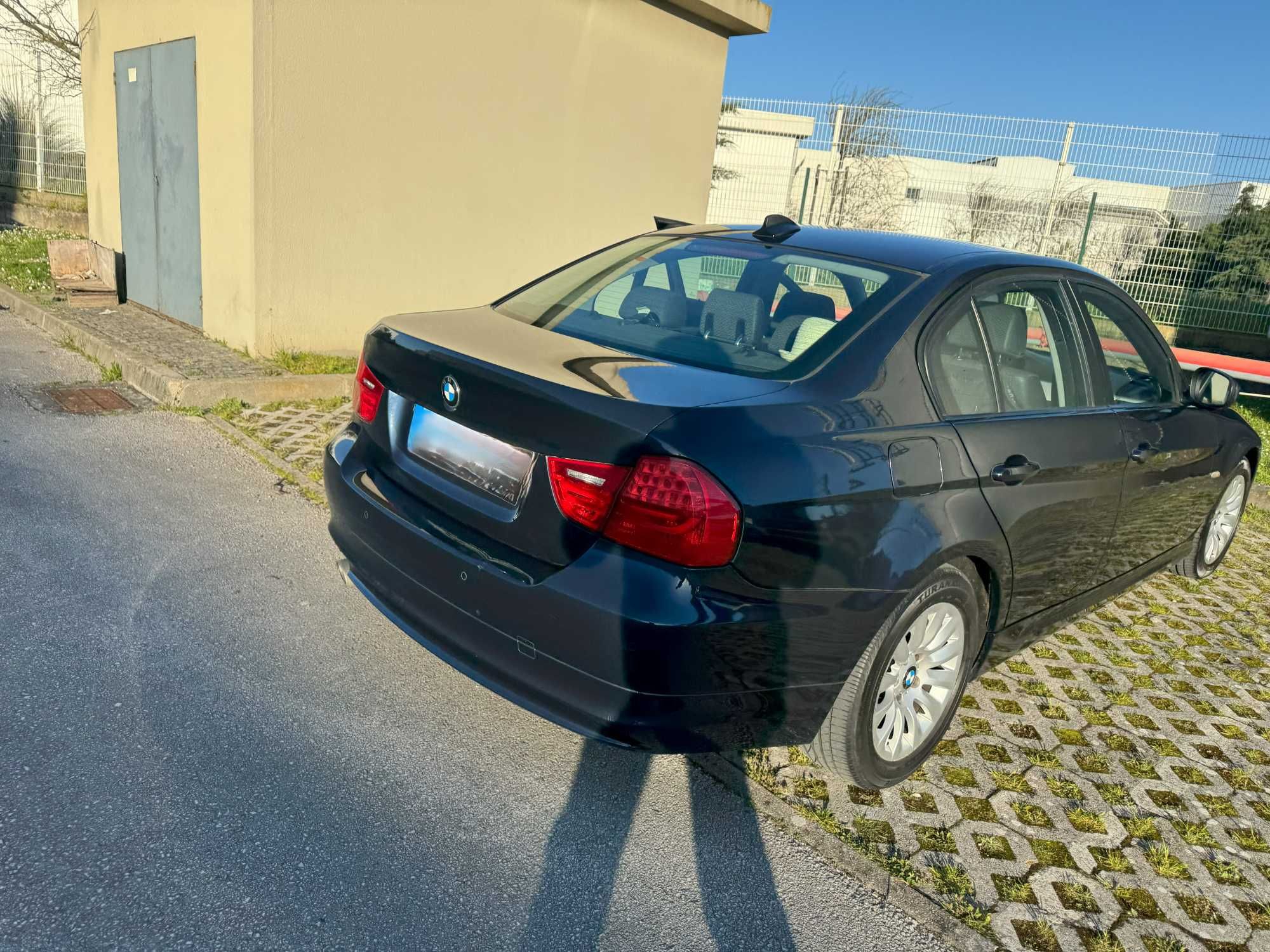 BMW 318 d Sedan com 142000 Km