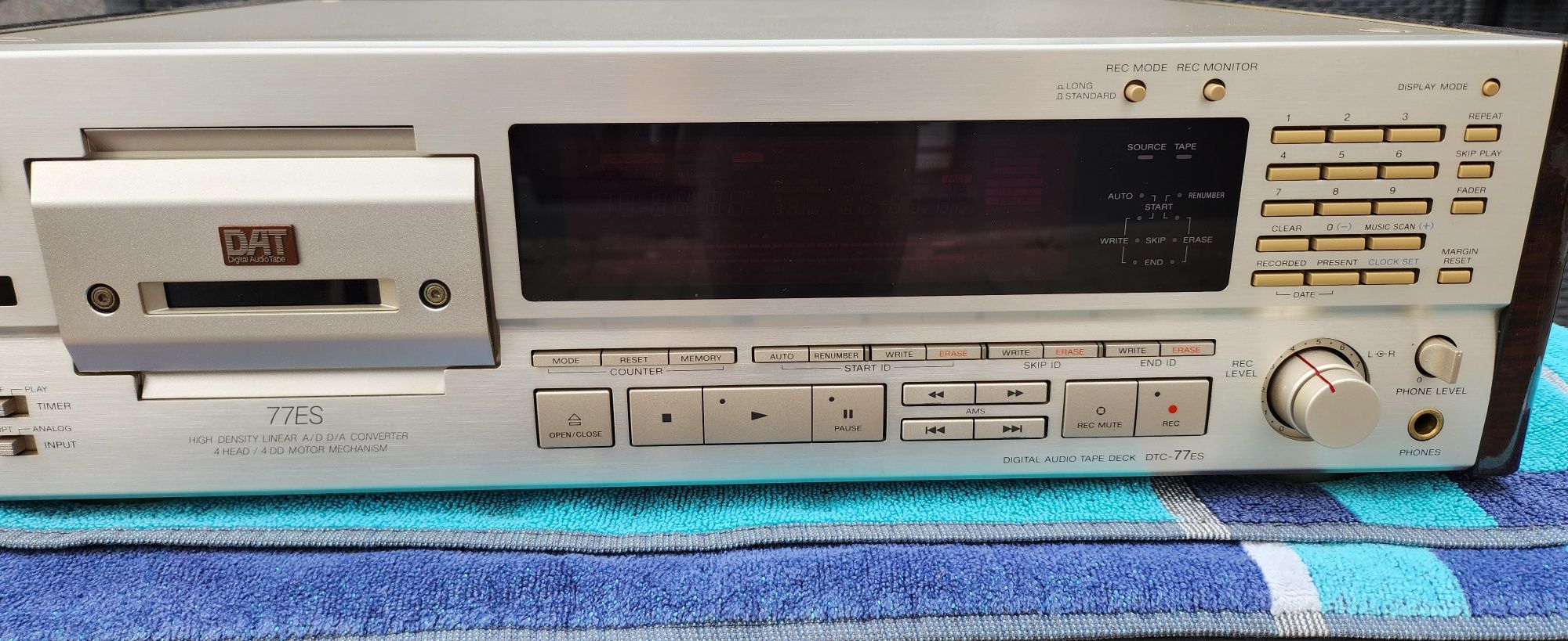 Magnetofon DAT Sony DTC-77ES Stan BDB !