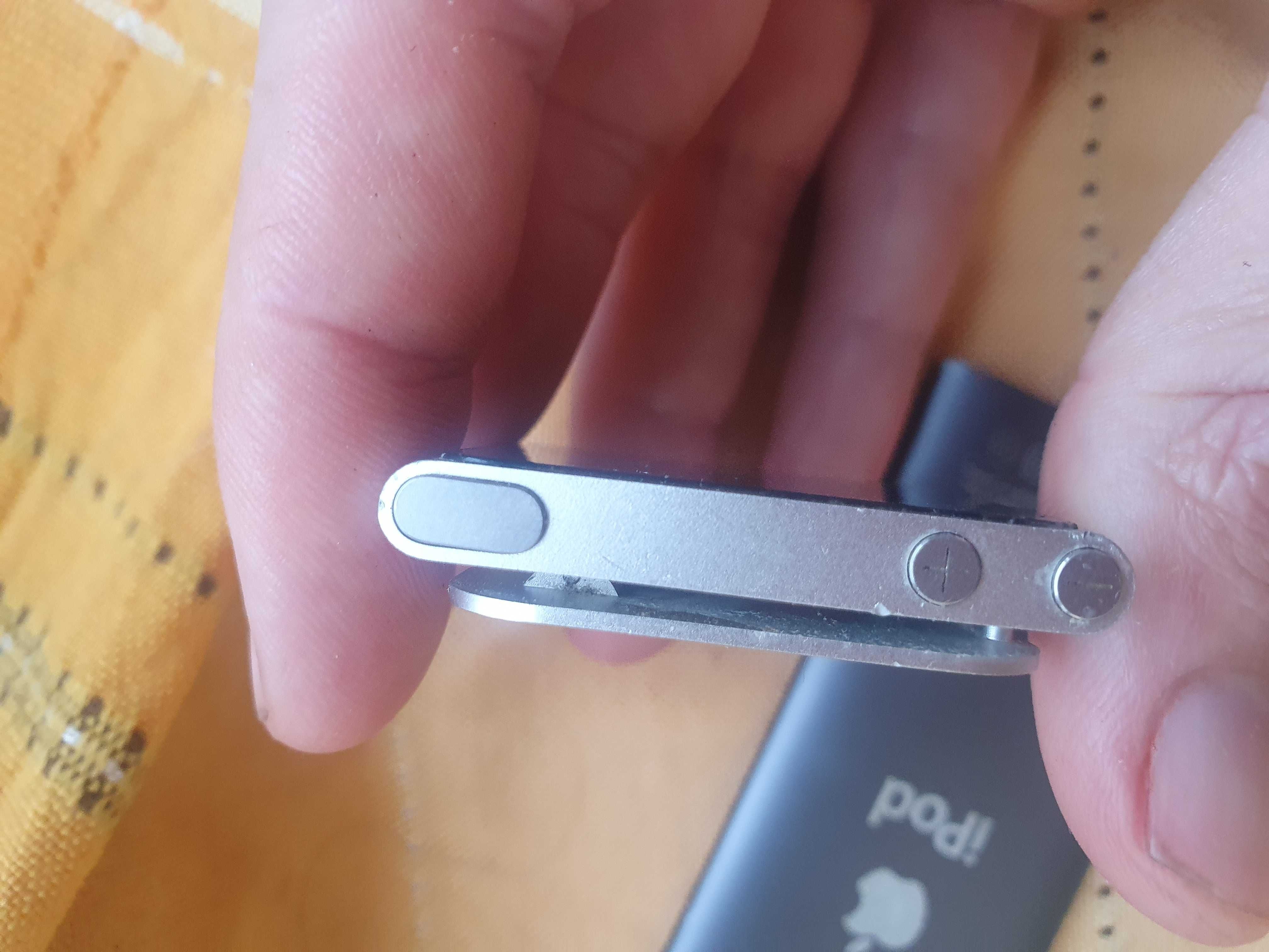 Ipod nano 6 потрібно замінить батарею