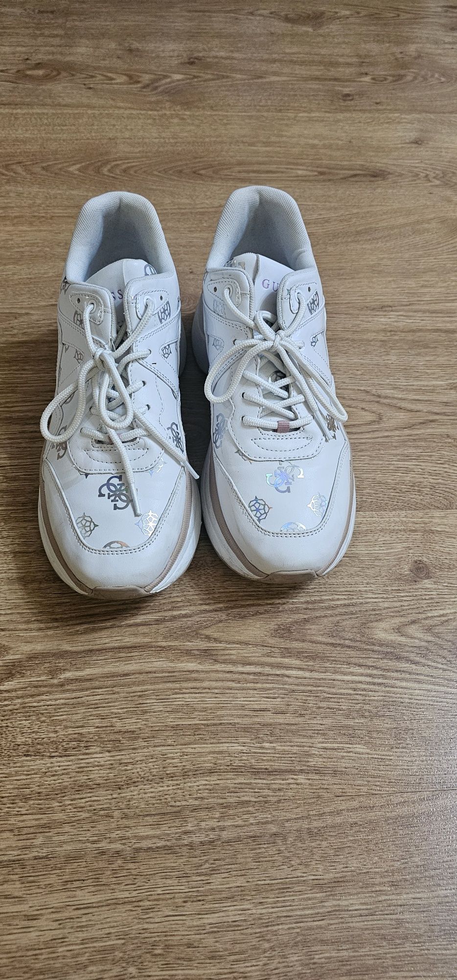 Кросівки Guess 41