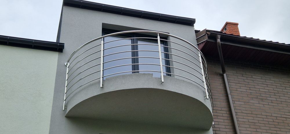 Balustrady na schody i balkon  malowane proszkowe i ze stali nierdzewn