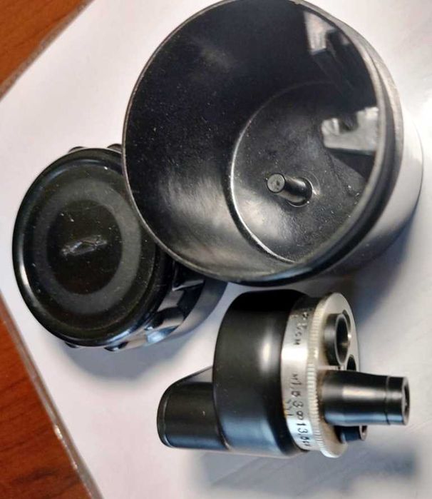 Фото відеошукач універсальний револьверного типу.