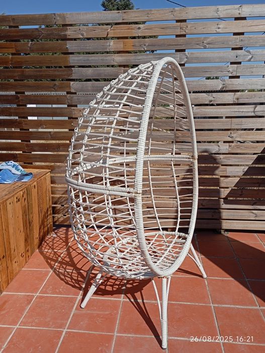 Cadeira ovo de exterior