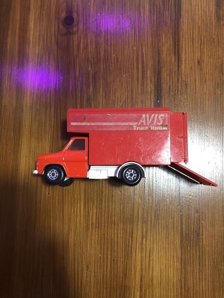 Matchbox Super Kings Ford A AVIS Rental