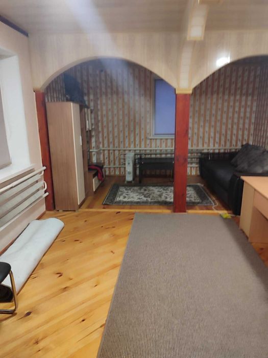 Продам приватизированный земельный участок с постройками в Равнополье