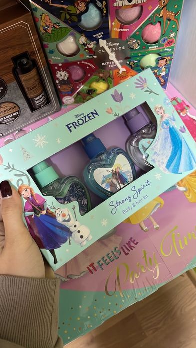 Подарунковий набір для дівчаток Disney Frozen Strong Spirit