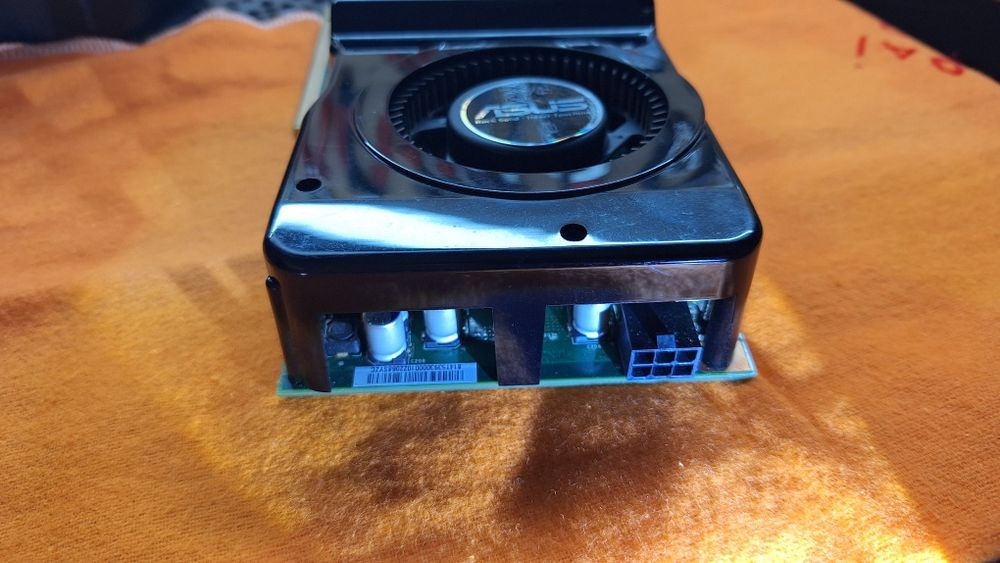 Plagra gráfica Asus 8800 GTS 512