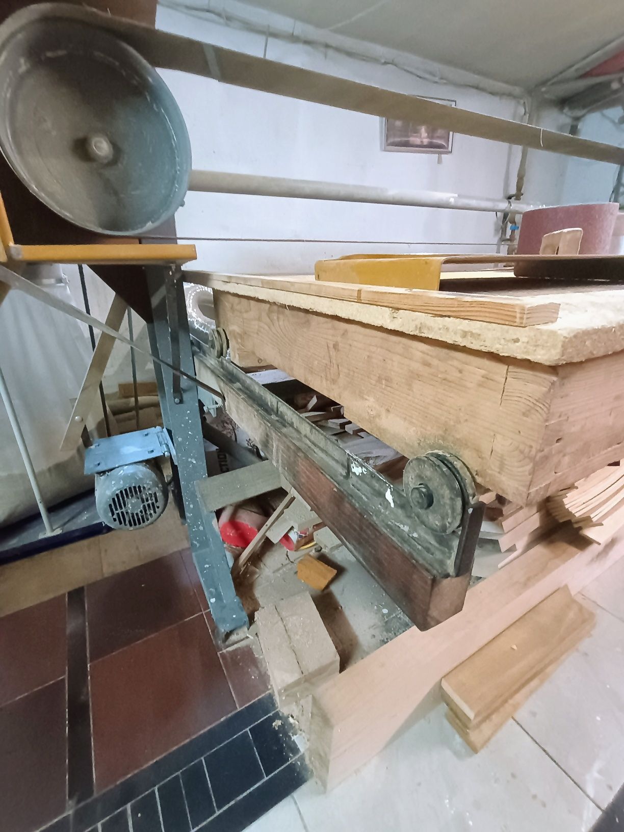 Szlifierka stołowa na pasy bezkońcowe, silnik 3,5 kW. Sprawna