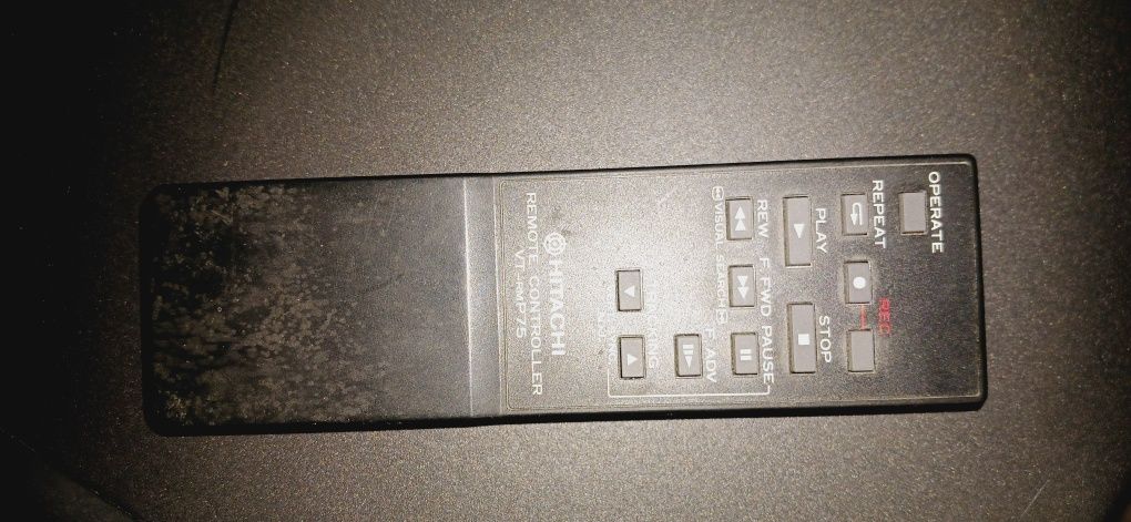 Видеомагнитофон Hitachi P75 на запчасти включается, но не затяг касету