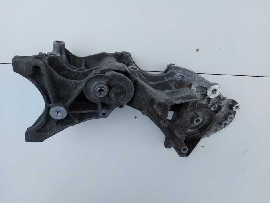 łapa silnika mocowanie alternatora AUDI 2.0 tdi A4 A5 Q5 cr cgl cjc