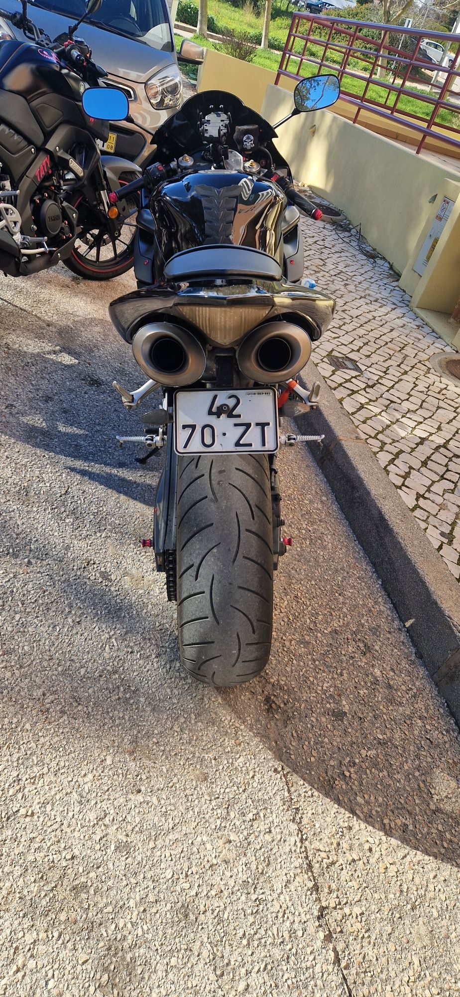 r1  yamaha  de 2005