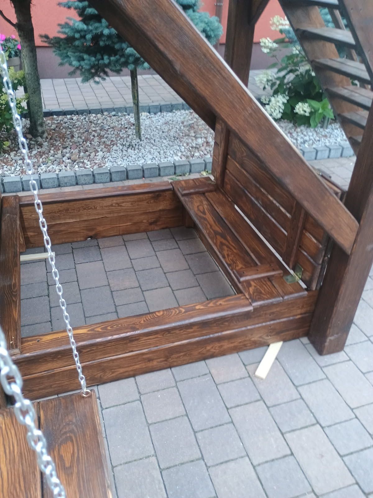 domek dla dzieci solidna i trwała konstrukcja