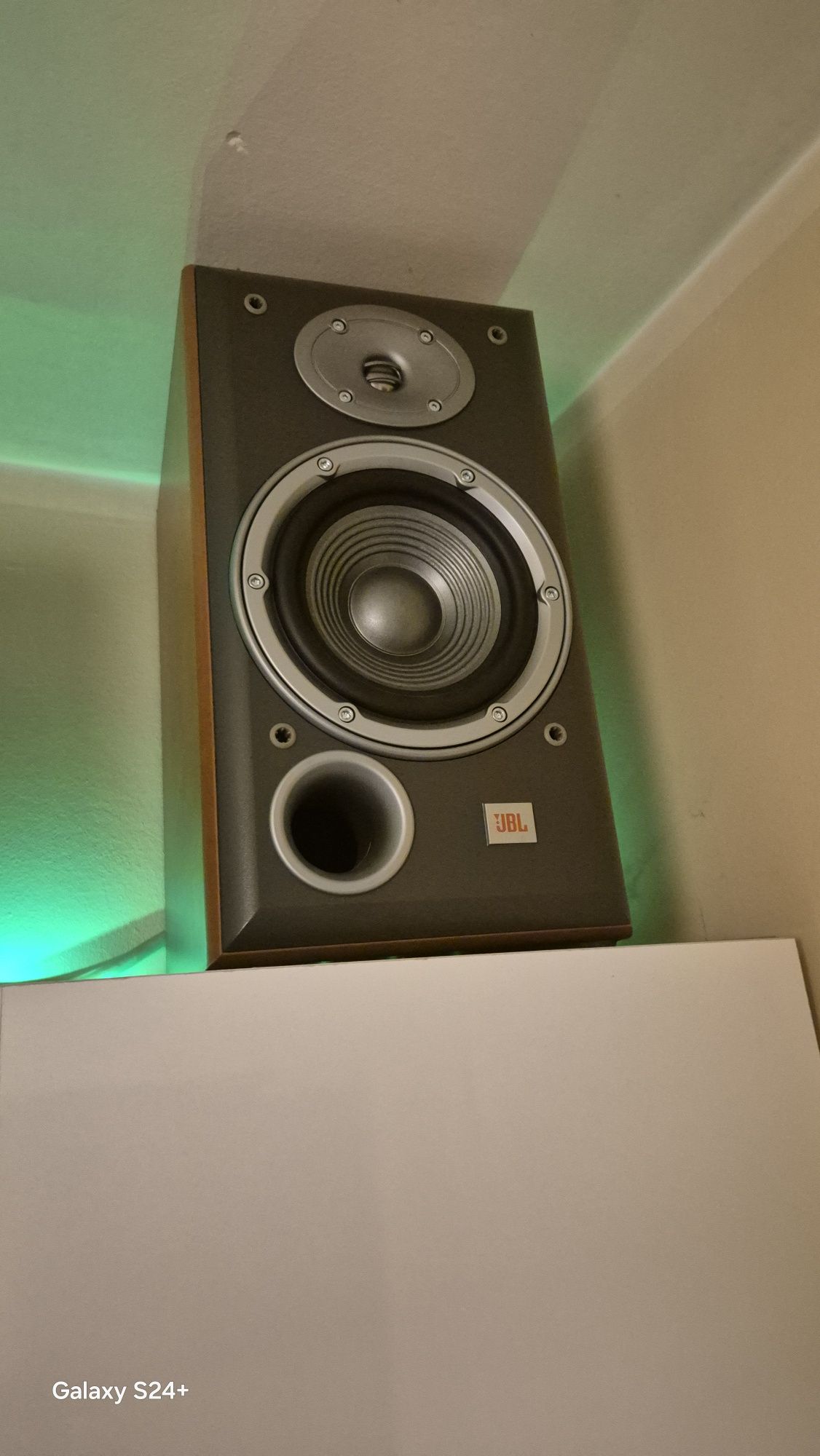 Kolumny monitory JBL e30