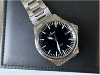 Sinn 556 i bransoleta, dwa paski