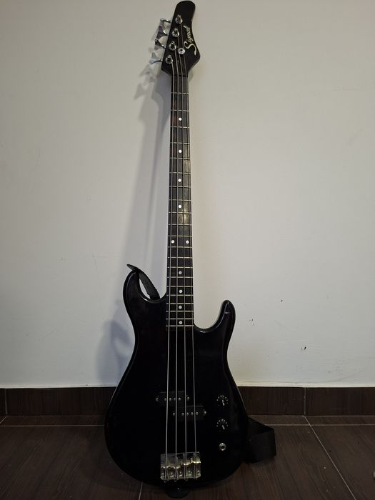 Gitara basowa Signal