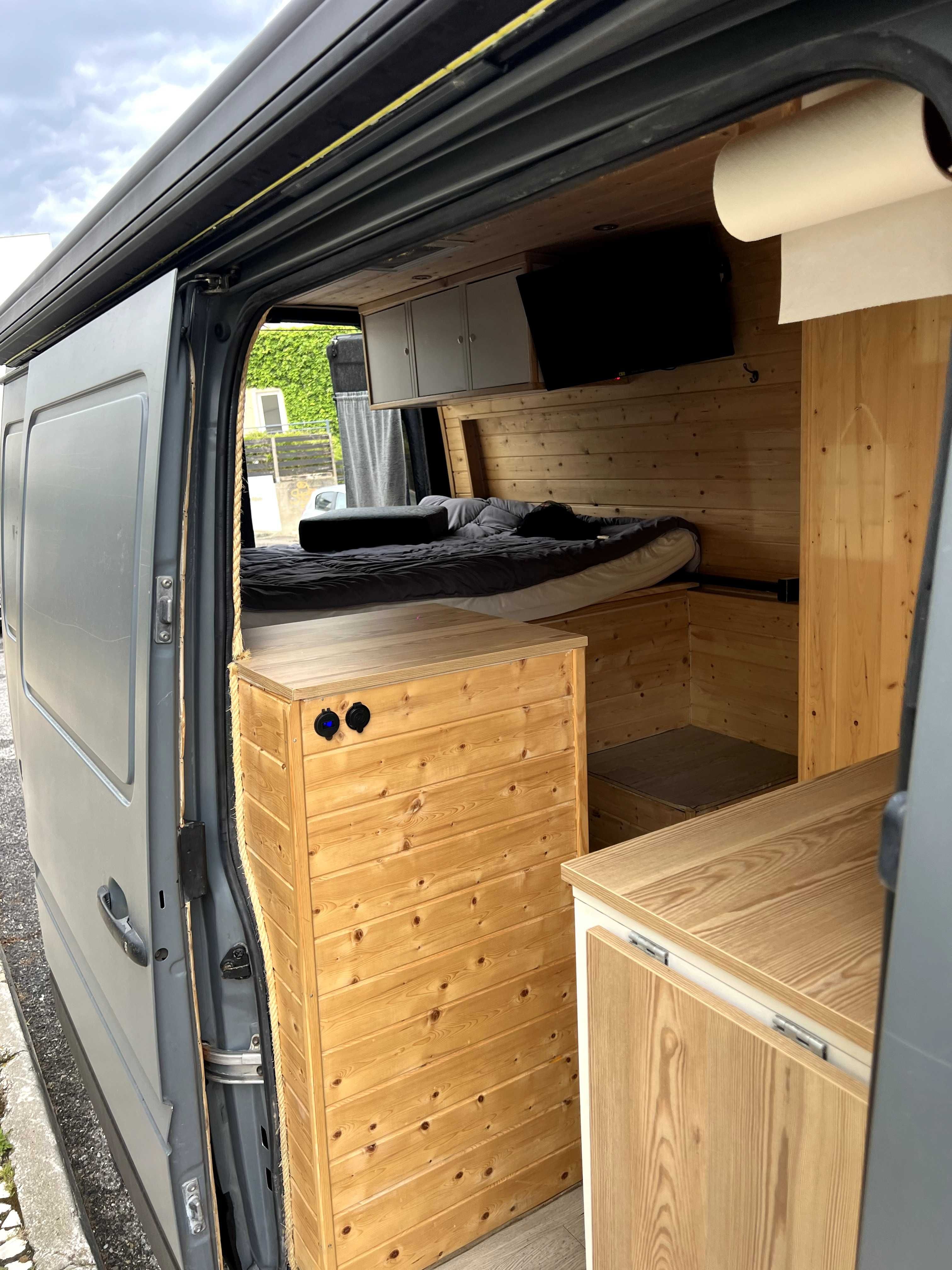 Mercedez Benz Sprinter Camper