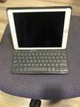 Ipad air 2/16 1566 с чехлом-клавиатурой обмен