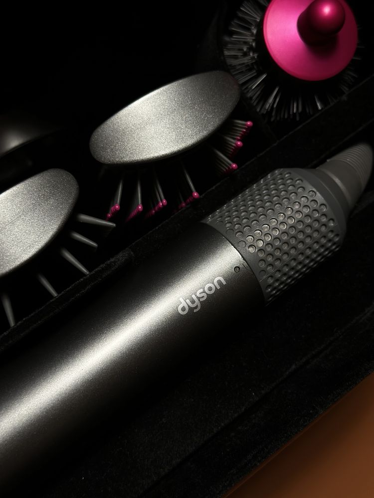 Стайлер Dyson Fuchsia