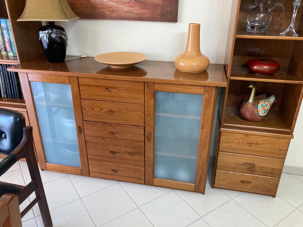 Vendo Conjunto de sala em Madeira