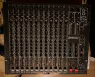 Mesa de mistura Studiomaster Mix 12-2R Gold