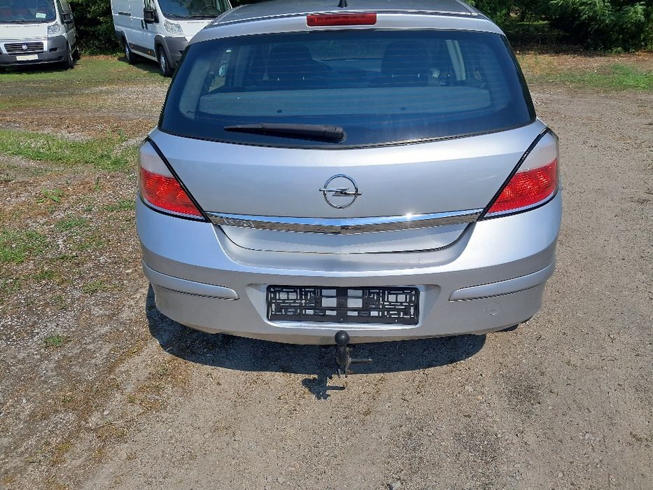 Opel Astra .1.6 105koni .5Drzwi . zarejestrowany