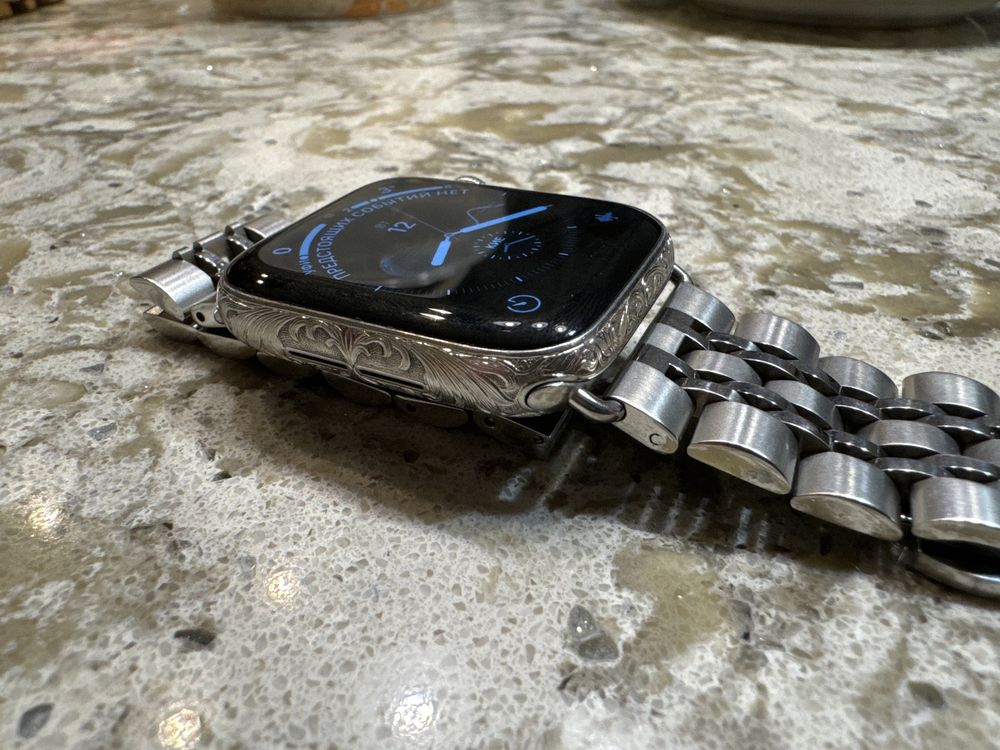 Apple watch s4 stainless steel ювелірне гравіювання