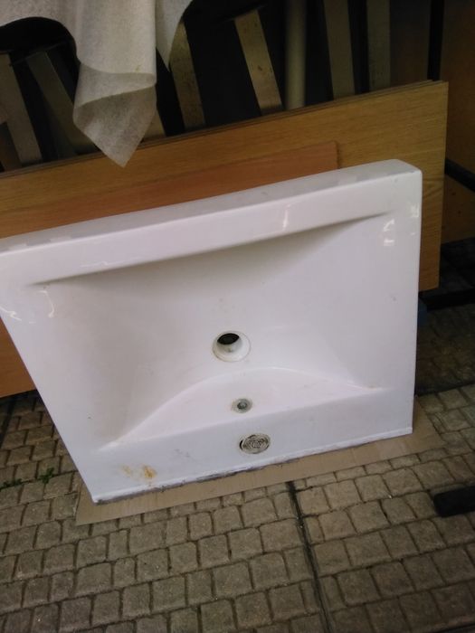 Lavatório cerâmico novo 60×50