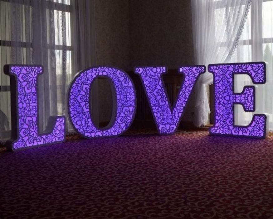 Napis Love ażurowy wysoki 120cm