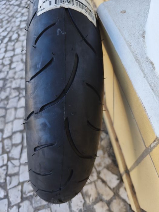 Pneu Dunlop dianteiro