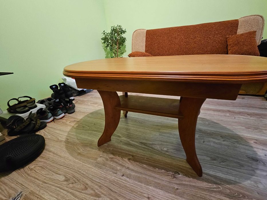 Stolik kawowy z półką