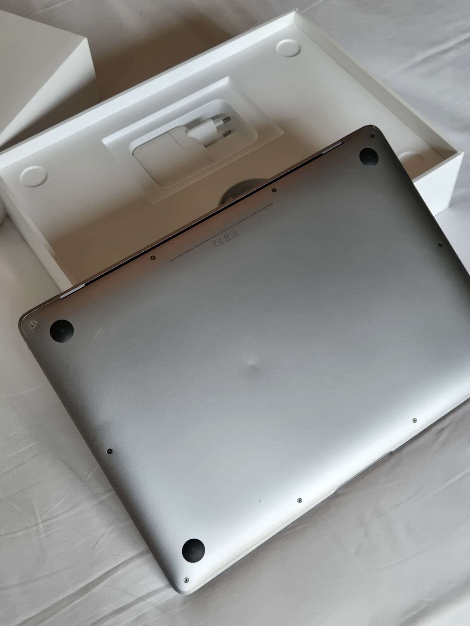 MacBook Air M1 13' com Caixa