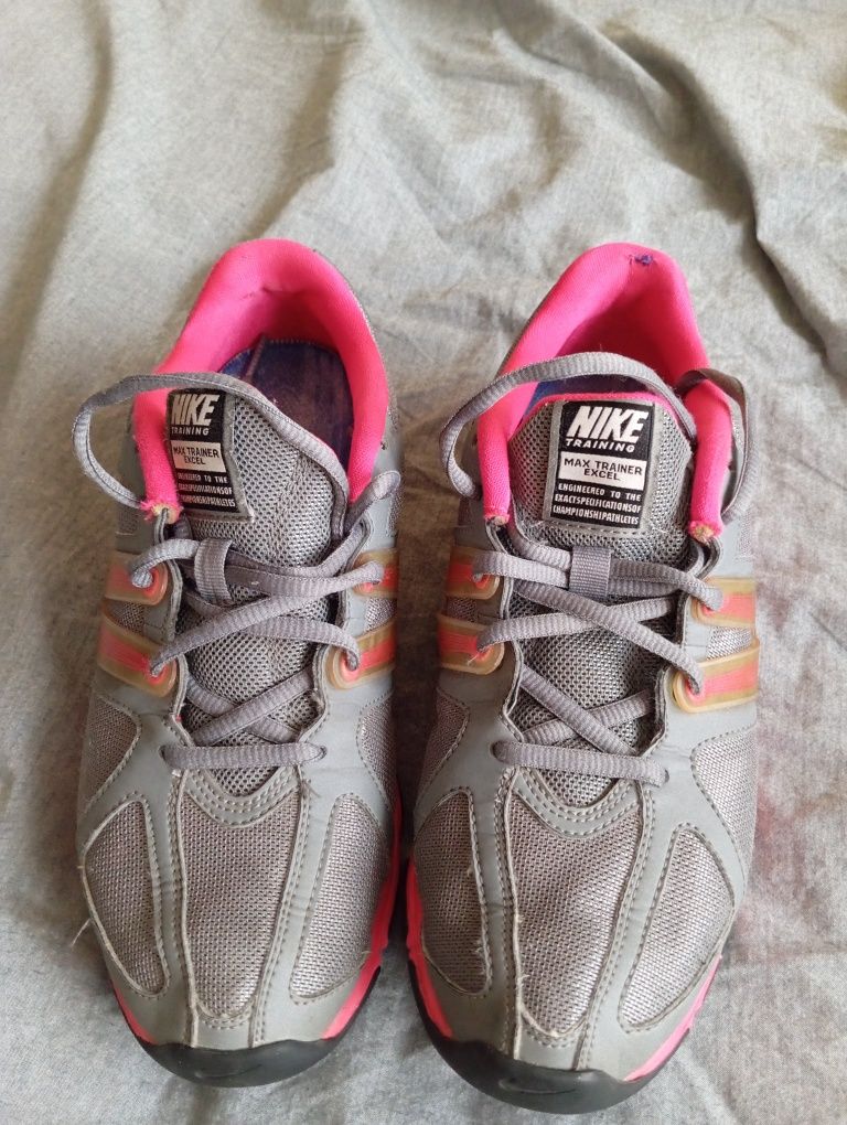 Buty damskie do biegania Nike Air Max Trainer Excel, r. 40