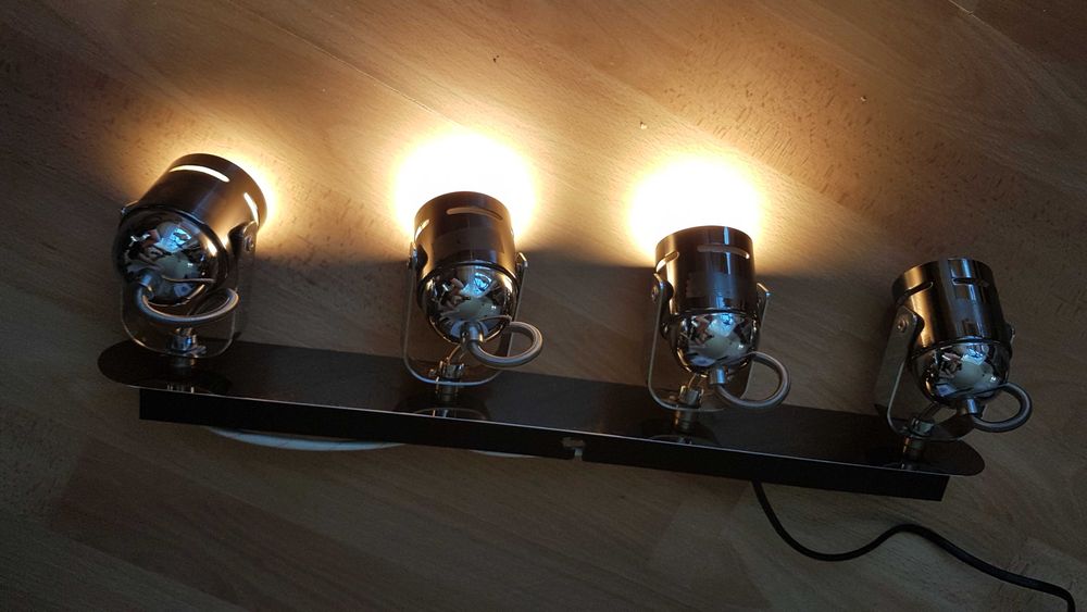 Elegancki kinkiet do wnętrz, jak nowy