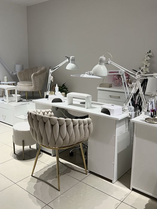 Wynajmę stanowisko do manicure