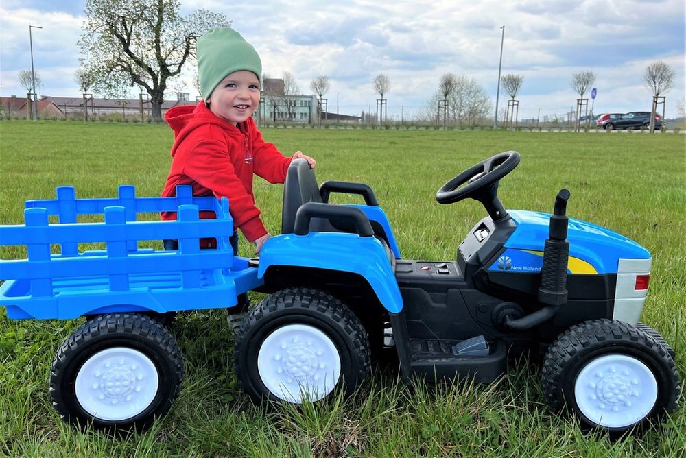 Трактор дитячий на акумулятор NEW HOLLAND Синій
