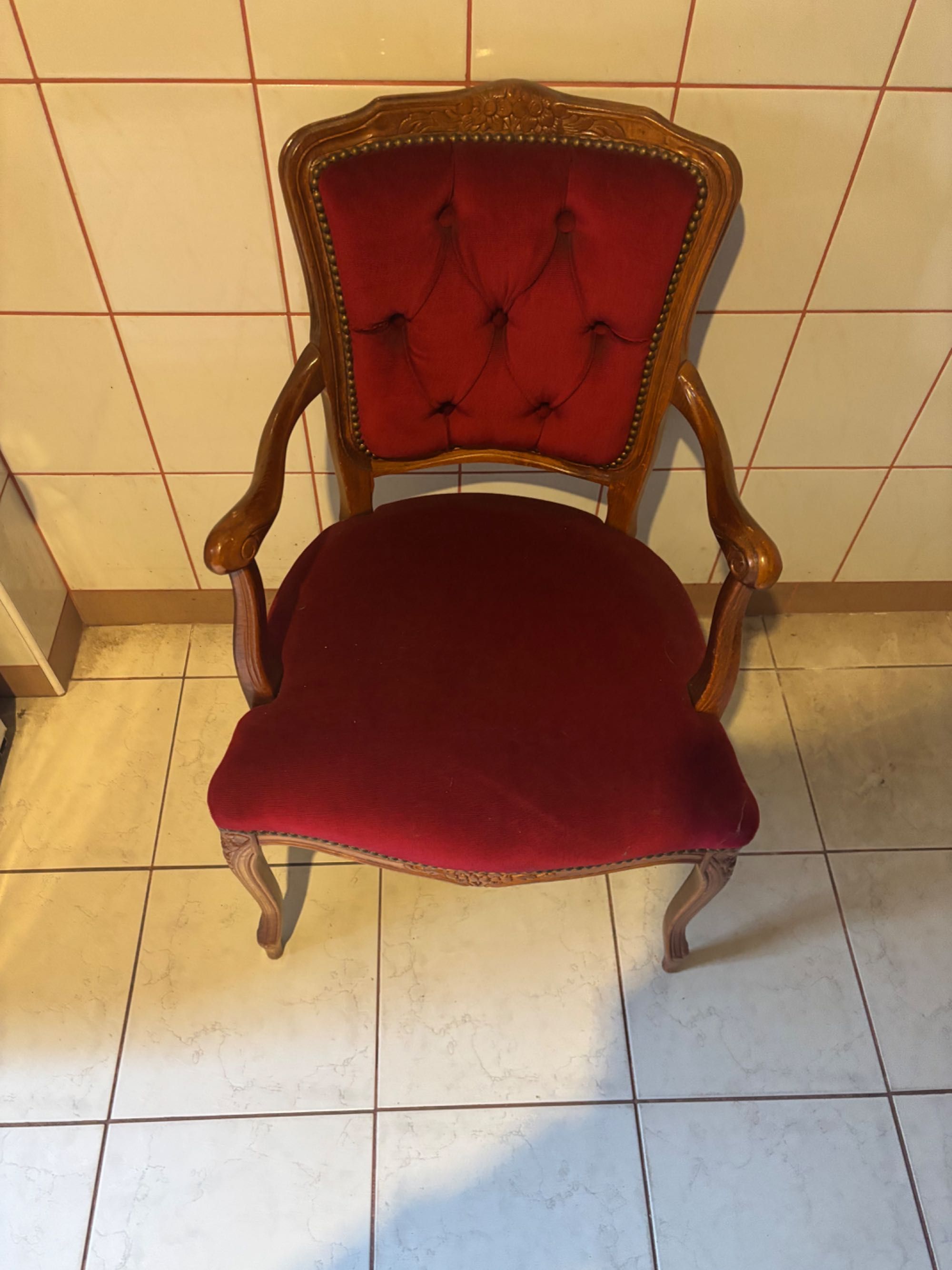 Krzesło czerwone Ludwik