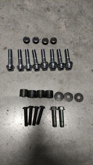 Parafusos originais tracer9 2015