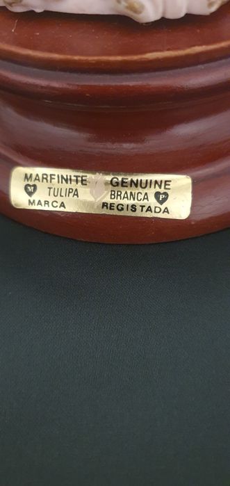 Vendo duas estatuetas antigas