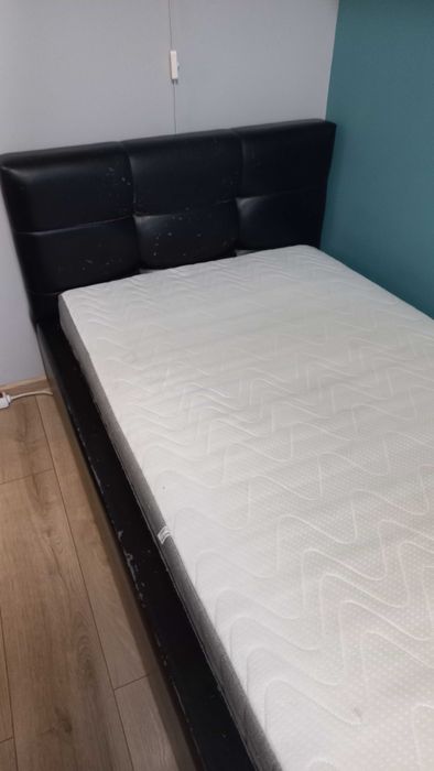 Łóżko jednoosobowe 90x200 z materacem i stelażem
