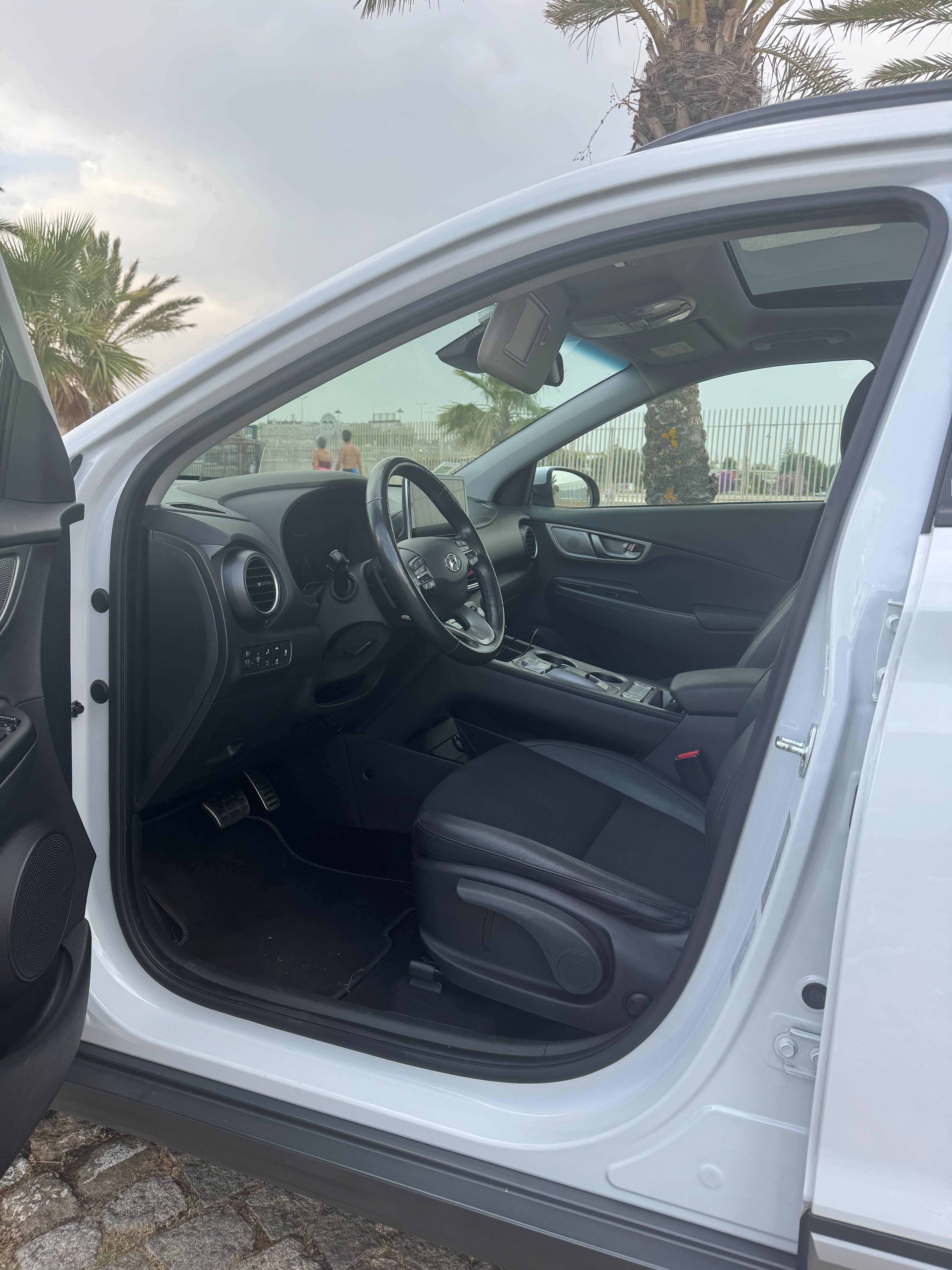 Hyundai Kauai elétrico -  Premium + LED de 64 kWh