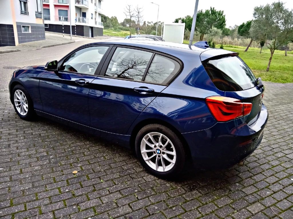 BMW 116d EfficientDynamics
173mil km
- Bluetooth
- Computador