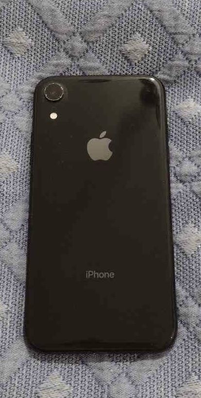 Продам IPhone XR