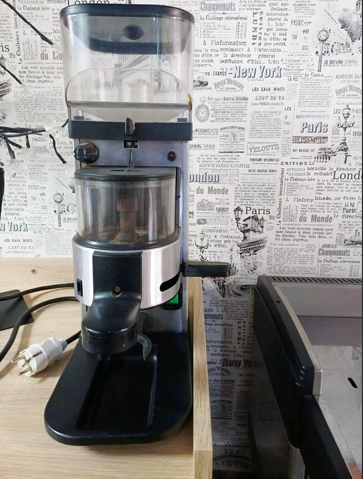 Професійна кавомашина Faema E98 President Auto 2GR з кавомолкою