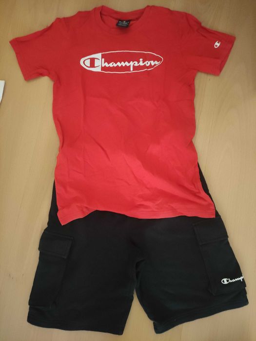2 Conjuntos 12/14 anos t-shirts + calções (Nike e Champion)